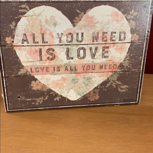 Two little love signs - Picture 2 of 5